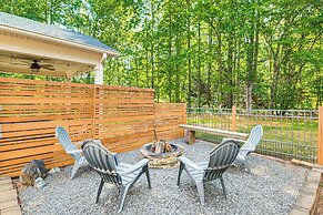 Outdoor Entertainment Area: Sharpsburg Home!