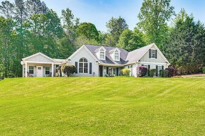 Outdoor Entertainment Area: Sharpsburg Home!