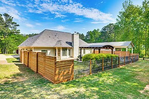 Outdoor Entertainment Area: Sharpsburg Home!
