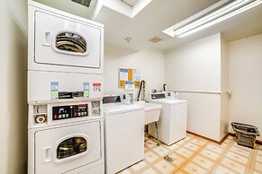 2 Mi to Wind Creek Casino: Quaint Homewood Haven