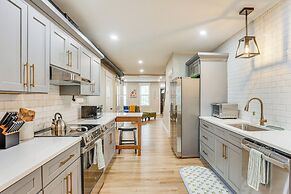 Family-friendly Townhome w/ Patio in Columbia!