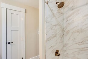 Family-friendly Townhome w/ Patio in Columbia!