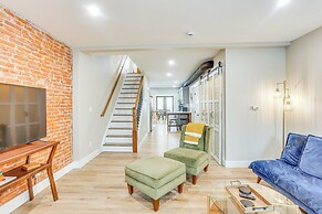 Family-friendly Townhome w/ Patio in Columbia!