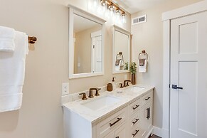 Family-friendly Townhome w/ Patio in Columbia!