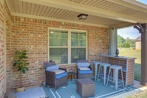 Family Home w/ Covered Patio in Ardmore