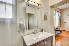 Walk to Medina Public Square: 1880 Historic Home