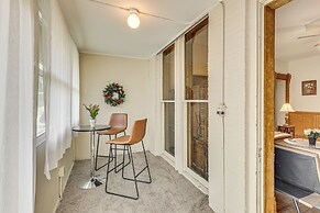 Walk to Medina Public Square: 1880 Historic Home