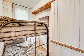 Walk to Medina Public Square: 1880 Historic Home