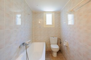 Modern Seaview Nest With Pool Panoramic Views