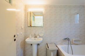 Modern Seaview Nest With Pool Panoramic Views