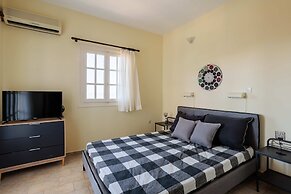 Seaview Getaway With Pool Panoramic Views