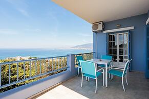 Seaview Getaway With Pool Panoramic Views