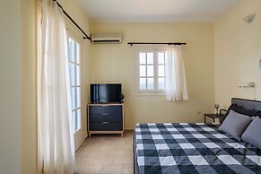 Seaview Getaway With Pool Panoramic Views