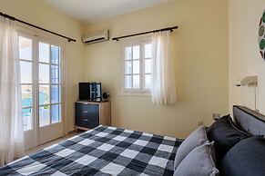 Seaview Getaway With Pool Panoramic Views