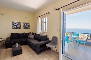 Seaview Getaway With Pool Panoramic Views