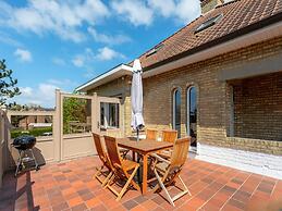 Spacious Seaside Villa in Oostduinkerke
