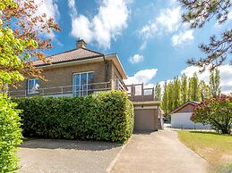 Spacious Seaside Villa in Oostduinkerke