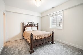 Hidden Treasure Retreat W/hot Tub & River Access 6 Bedroom Home