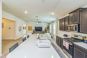 Modern Comfort - San Antonio Retreat 2 Bedroom Home