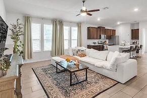Modern Comfort - San Antonio Retreat 2 Bedroom Home