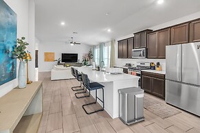 Modern Comfort - San Antonio Retreat 2 Bedroom Home