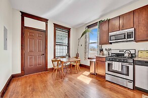 3 Bed Vintage Condo In Chicagolands Trendy Berwyn 3 Bedroom Condo