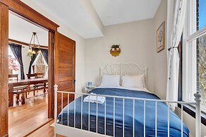 3 Bed Vintage Condo In Chicagolands Trendy Berwyn 3 Bedroom Condo