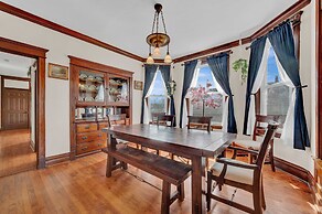 3 Bed Vintage Condo In Chicagolands Trendy Berwyn 3 Bedroom Condo