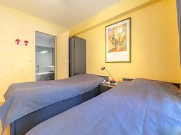 Spacious Pleasant Flat Located on the Seafront