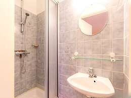 Spacious Pleasant Flat Located on the Seafront