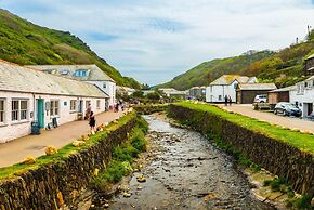 Studio in Boscastle Near Tintagel Castle