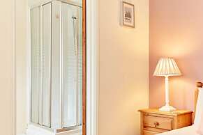 Spacious Cottage in Ashbourne, No Deposit