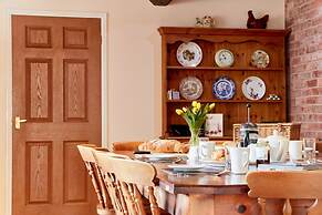 Spacious Cottage in Ashbourne, No Deposit