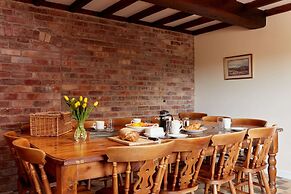 Spacious Cottage in Ashbourne, No Deposit