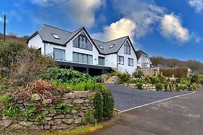 Beach House Overlooking Mount's Bay, No Deposit