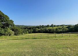 Pet-friendly Chalet in Hoath, No Deposit
