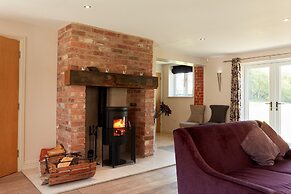 4 Bedroom Cottage in Ashbourne