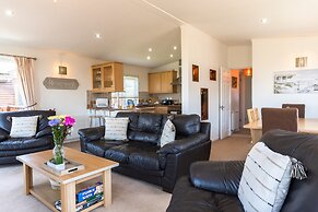 Pet-friendly Chalet in Torpoint, No Deposit