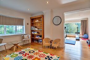 Cottage in Whitestone With Garden & Games Room