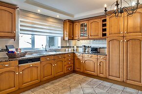 Cottage in Whitestone With Garden & Games Room