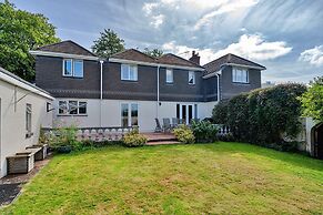 Cottage in Whitestone With Garden & Games Room