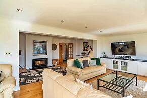 Cottage in Whitestone With Garden & Games Room