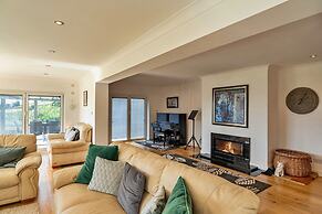 Cottage in Whitestone With Garden & Games Room