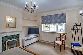 Cottage in Whitestone With Garden & Games Room
