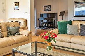Cottage in Whitestone With Garden & Games Room