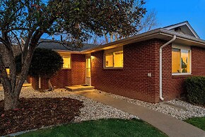 Ultimate Group Getaway Big Yard, Fire Pit, Grill