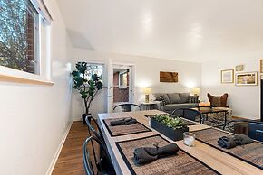 Ultimate Group Getaway Big Yard, Fire Pit, Grill