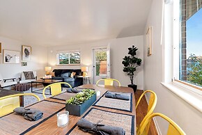 Ultimate Group Getaway Big Yard, Fire Pit, Grill