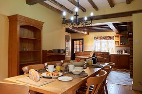 Cottage in Derbyshire With Private Garden