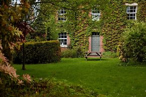 Cottage in Derbyshire With Private Garden